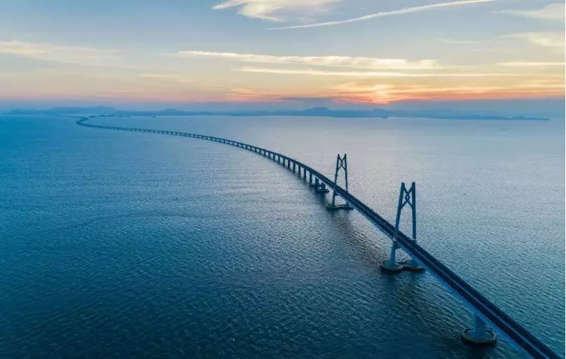 大型紀(jì)錄電影《港珠澳大橋》在港首映